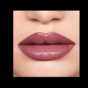 Buxom Va-Va Plump in "Come To Dolly"